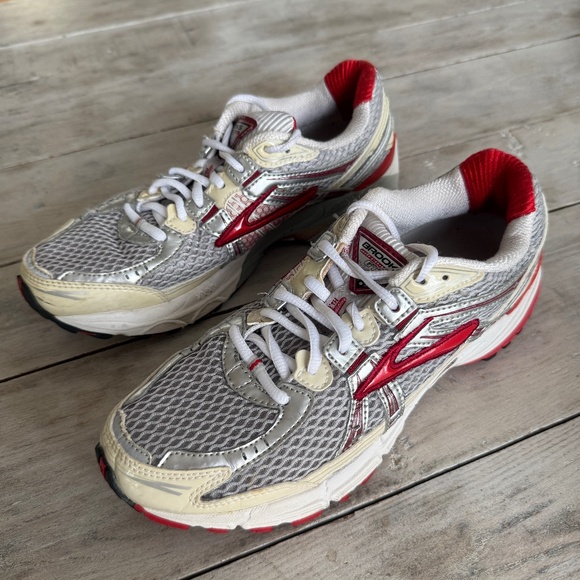 Brooks Adrenaline GTS 11th Edition Running Shoes Red Silver Women 8.5 M Athletic - Picture 1 of 10